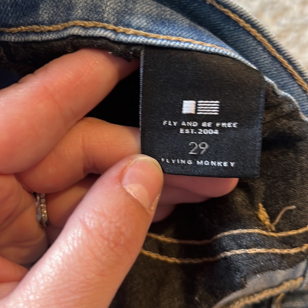 Distressed jeans - Picture 6 of 6